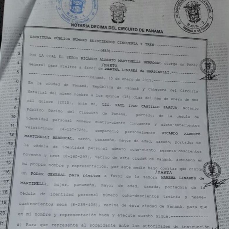 Martinelli otorga amplios poderes a su esposa y hermano