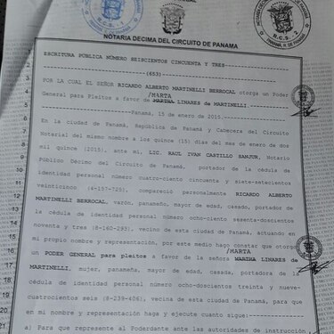 Martinelli otorga amplios poderes a su esposa y hermano