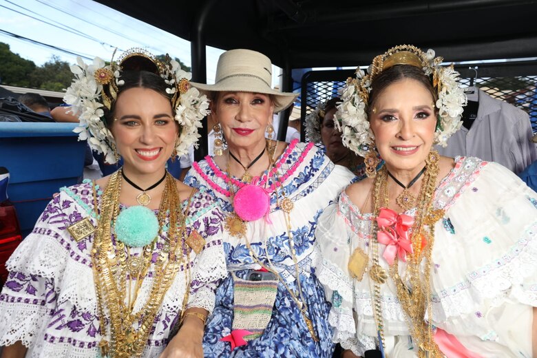 Polleras, alegría y orgullo: lo que se vivió en el desfile de las Mil Polleras