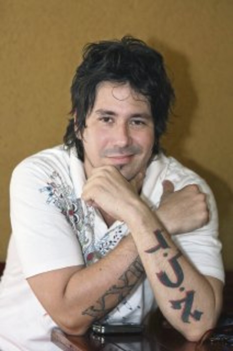 La fama hace que te vean guapo, fulo y de ojos claros