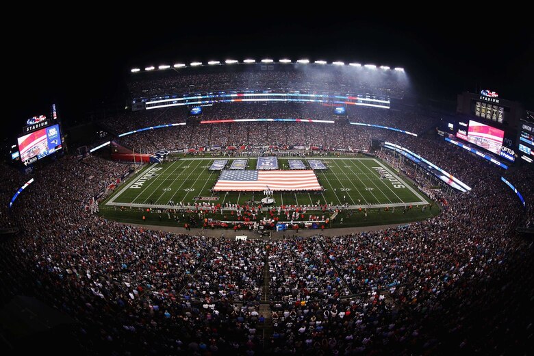 Chiefs abren la campaña doblegando a los campeones Patriots