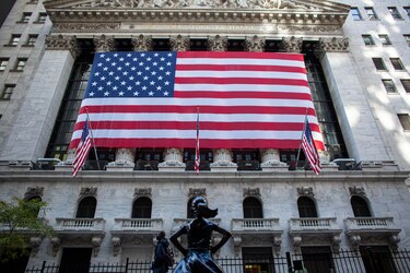 Wall Street cierra con récords por el plan de ayuda en Estados Unidos