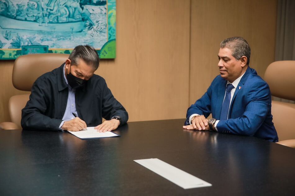 Cortizo aumenta la pensión vitalicia de los afectados con dietilenglicol; ahora recibirán $1,000 al mes