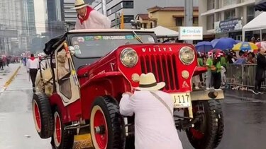 Niños y una embarazada, entre los 15 heridos por accidente en el desfile navideño en San Miguelito
