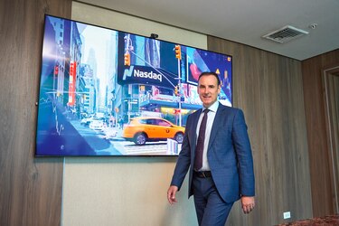 De la mano de José Ramón Mena, Invertis Securities cumple 10 años. ¿Por qué sólo ahorrar si puedes invertir?