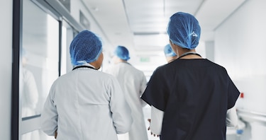 Médicos residentes del Santo Tomás podrían recibir pagos atrasados este mes