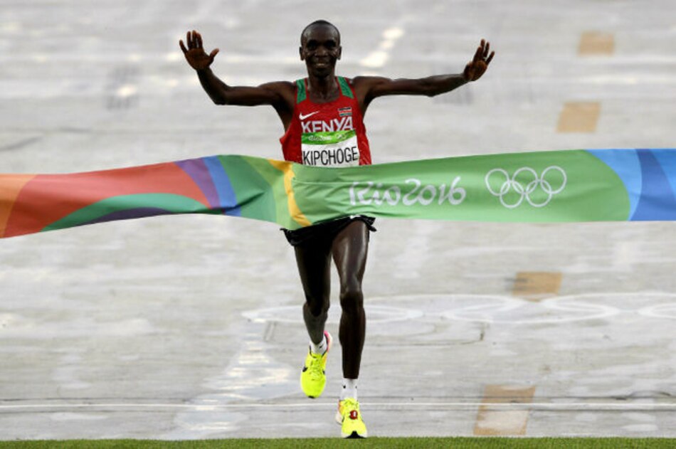 El keniano Kipchoge, rey del maratón en Río 2016
