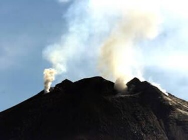 Volcán Galeras de Colombia hace erupción