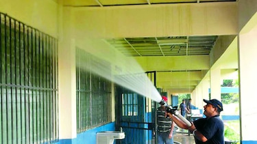 Buscan eliminar fibra de vidrio en centro de educación básica
