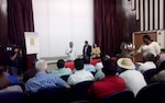 Alcalde Blandón se reúne con comerciantes del Mercado de Abastos