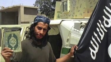 Autor de ataques a París murió en una redada policial