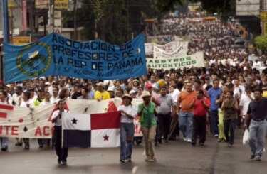 Docentes insisten que diálogo es una encerrona; Meduca se defiende