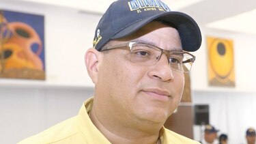 Dimitri Flores presenta recurso para impugnar proceso de recolección de firmas