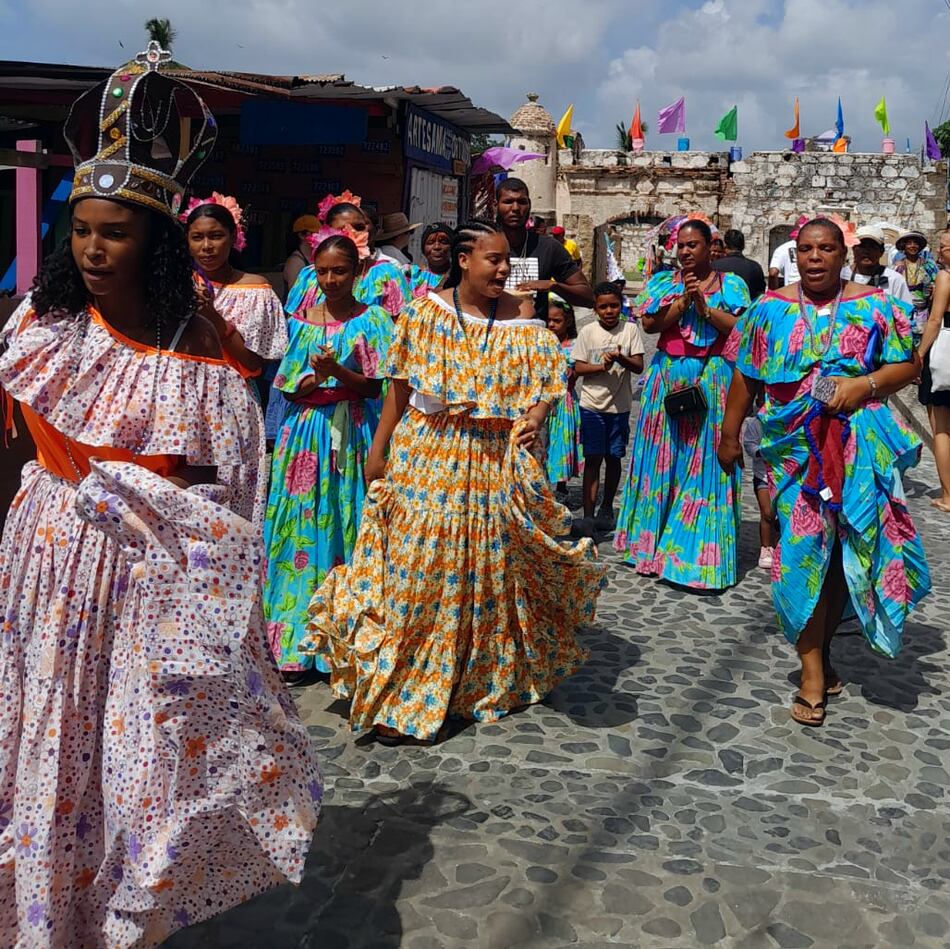 Colores y ritmos en el Festival de la Pollera Congo en Portobelo