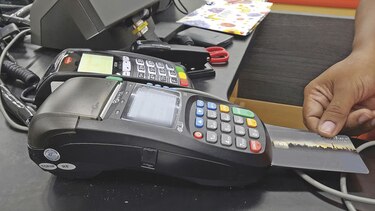 En Panamá se deben $1,884 millones en tarjetas de crédito, $170 millones más que en enero de este año