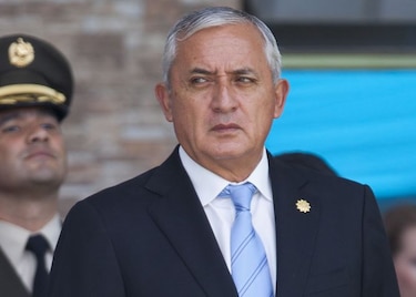 Presidente guatemalteco descarta renunciar tras acusación de corrupción