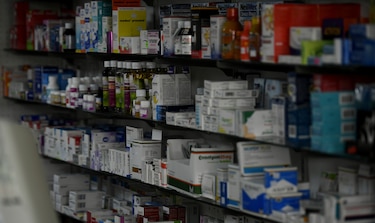 Presidente Cortizo firma decreto que declara 132 medicamentos de la CSS en desabastecimiento crítico