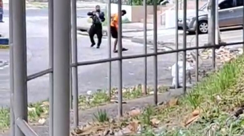 Reprochan abuso policial contra adulto mayor; la Policía Nacional anuncia una investigación