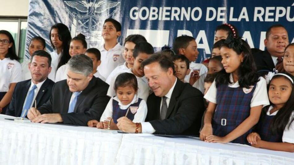 Varela sanciona ley que amplía beca universal para estudiantes de colegios particulares