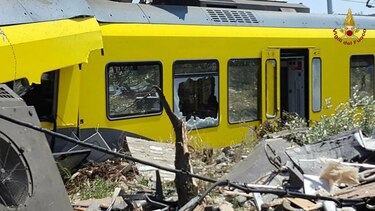 Colisión de trenes en Italia deja 20 muertos