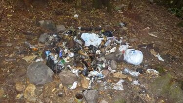 Excursionistas organizan voluntariado para limpiar el volcán Barú