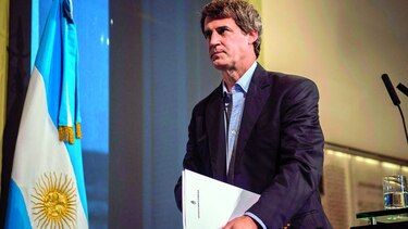 Dimite ministro de Finanzas argentino