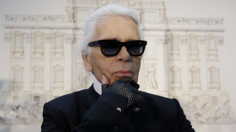 Director creativo de Chanel Karl Lagerfeld muere a los 85 años