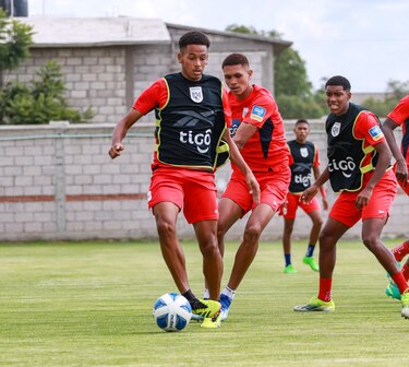 Jorge Dely Valdés anunció la selección Sub-20 de Panamá que buscará el cupo para el Mundial Chile 2025