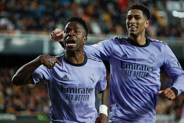 Vinícius se crece en Mestalla y evita la derrota del Real Madrid