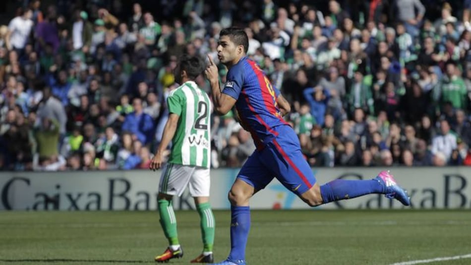 Luis Suárez rescata empate para el Barcelona