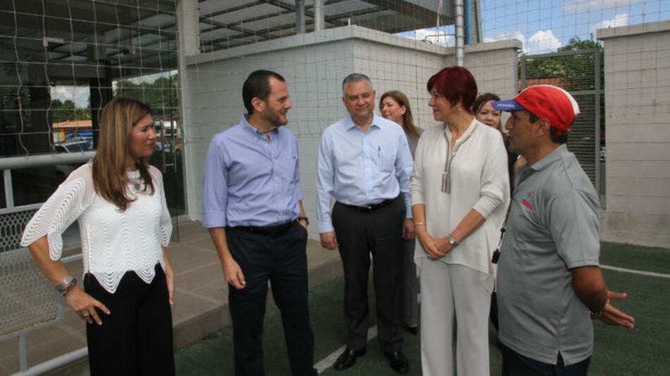 Contralor inspecciona sede de Fundader, grupo creado por la diputada Marylin Vallarino