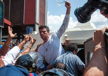 Corte admite apelación de condena a opositor Leopoldo López