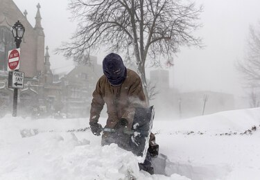 Unos 50 muertos por la tormenta invernal que congeló a Estados Unidos en Navidad