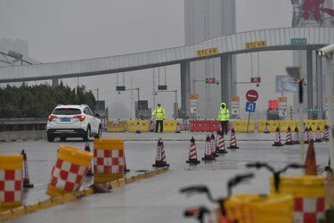 ‘Nadie puede salir’ de Wuhan, el foco de la epidemia en China