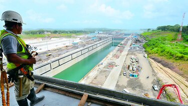 Planean pruebas de navegación en esclusas para mayo