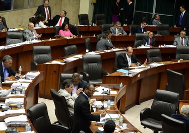 Diputados reciben $506 mil en exoneraciones de autos