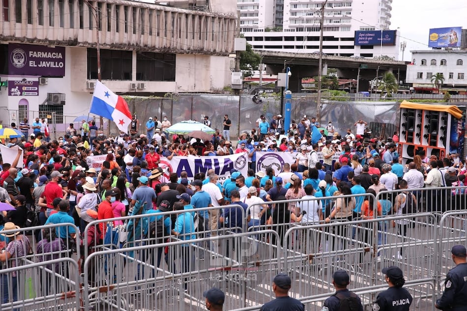 Docentes decretarán paro indefinido de labores; aducen que autoridades no presentan propuestas