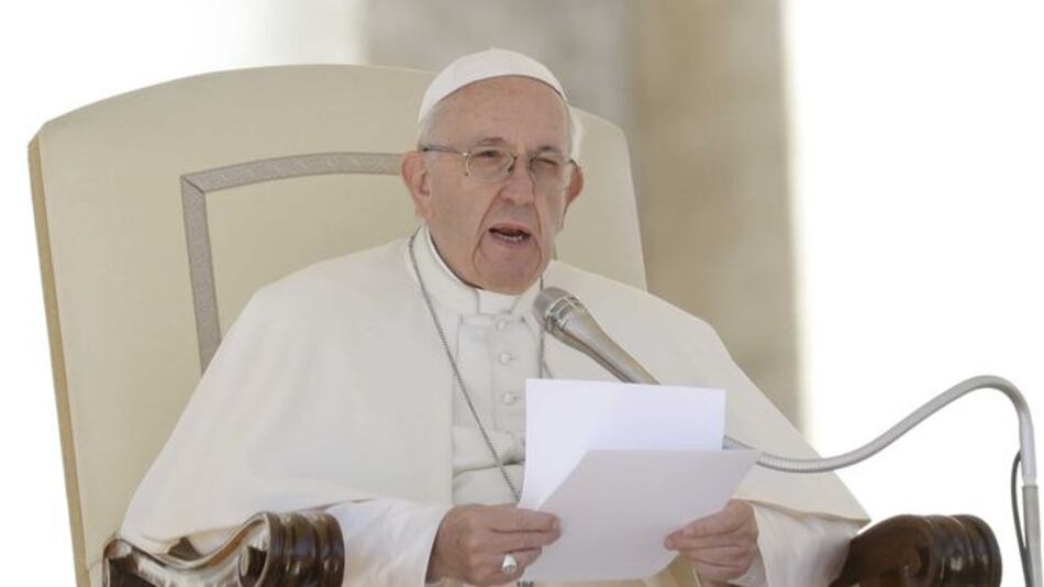 Papa Francisco compara el aborto con contratar a un sicario