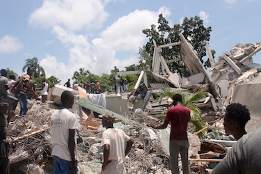 OPS dice que la inseguridad en Haití impide ayuda humanitaria tras sismo