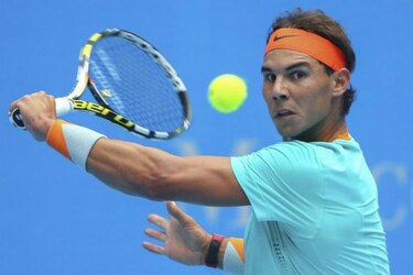 Nadal vuelve a las canchas y domina en China