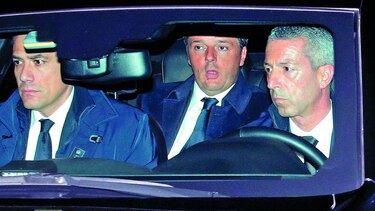 Renzi renuncia como ‘premier’ de Italia