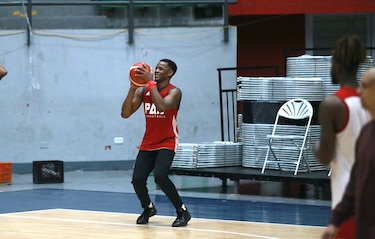 Iverson Molinar vuelve a Panamá con un nuevo motor: su hijo
