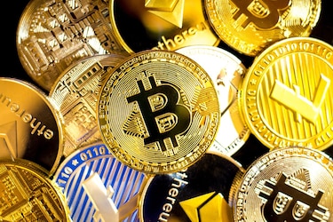 Cae en 26.5% la recepción de remesas con billeteras de criptomonedas en El Salvador