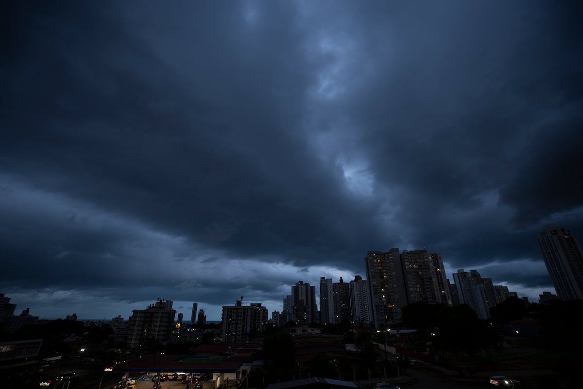 Emiten aviso de vigilancia por lluvias y tormentas para varias regiones del país