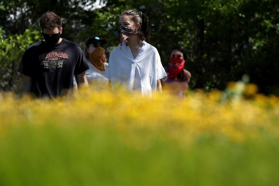 Muertes registradas por coronavirus en Estados Unidos en 24 horas caen a 820