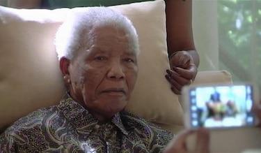 Mandela aparece achacoso en un video
