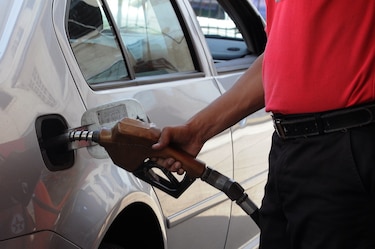 Prepare el bolsillo: suben los precios del combustible en Panamá 
