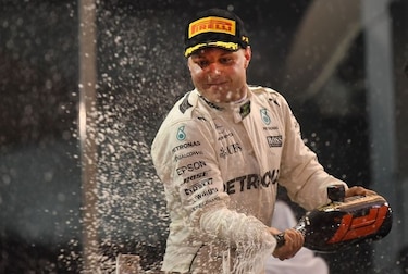 Bottas y Mercedes terminan 2017 en la cima al conquistar Abu Dabi