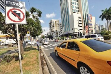 Semáforos y cambios viales empezaron tarde