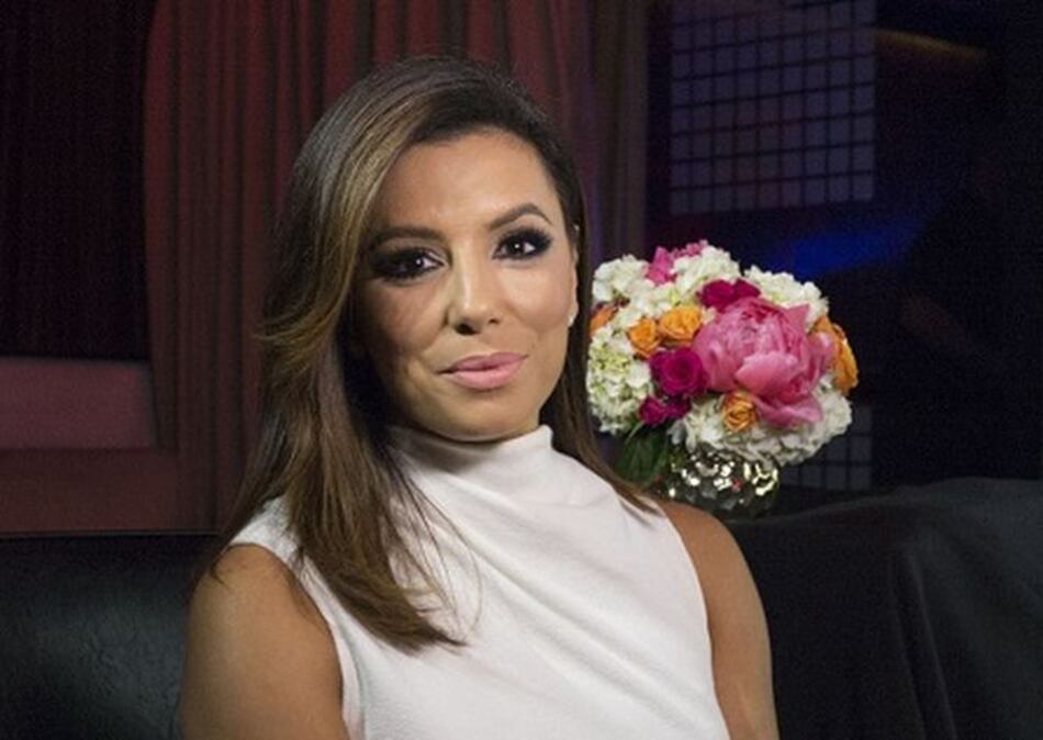 Eva Longoria invita a jóvenes a buscar el éxito a través de la educación